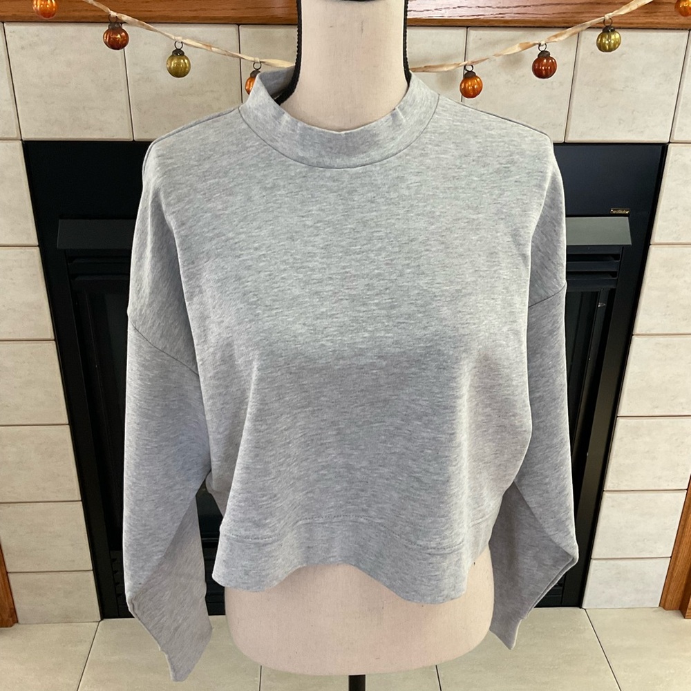 NWT WeWoreWhat Long Sleeve Cropped Sweatshirt, Women’s Sz M